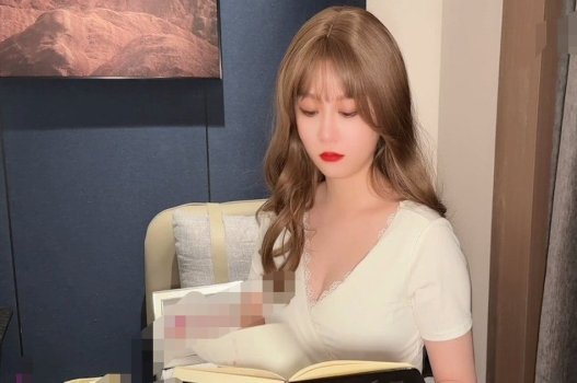 Lão chú bắt gặp cháu trai tự sướng ở thành phố