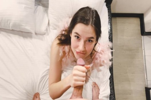 Chị gái cuồng học nhưng cũng cuồng 