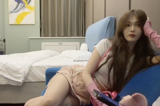 Những em gái chân dài nóng bỏng cung cấp dịch vụ gái gọi